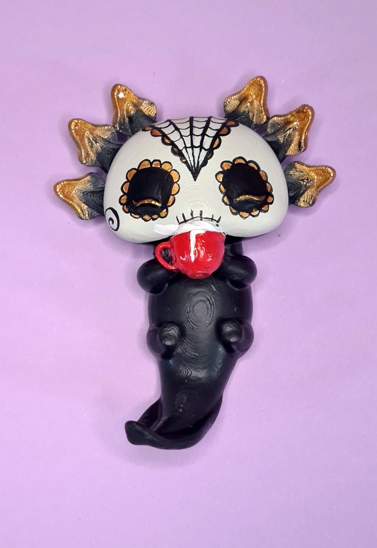 La Catrina Axolotl mit goldenen Wimpern und Goldfarbe