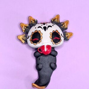 La Catrina Axolotl mit roten Wimpern und Goldfarbe