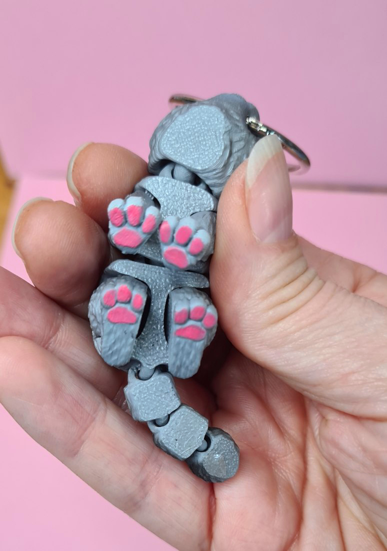 Kleine, schwarze Katze mit grünen Augen – Bild 6